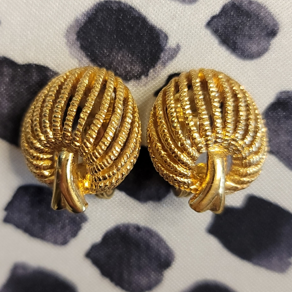 Monet Spade, Gold Clip On Earrings, Vintage, Estate, Comfort Backs